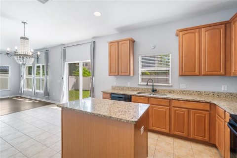 House in Pinellas Park, Florida 4 bedrooms, 213.21 sq.m. № 1910525 - photo 11