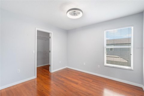 House in Pinellas Park, Florida 4 bedrooms, 213.21 sq.m. № 1910525 - photo 17