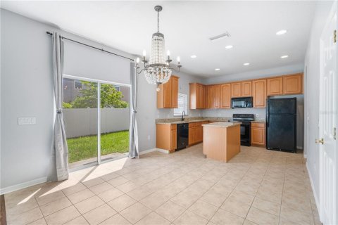 House in Pinellas Park, Florida 4 bedrooms, 213.21 sq.m. № 1910525 - photo 8