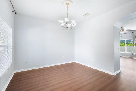 House in Pinellas Park, Florida 4 bedrooms, 213.21 sq.m. № 1910525 - photo 4