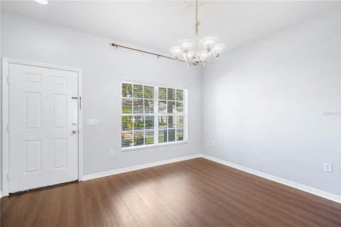 House in Pinellas Park, Florida 4 bedrooms, 213.21 sq.m. № 1910525 - photo 5