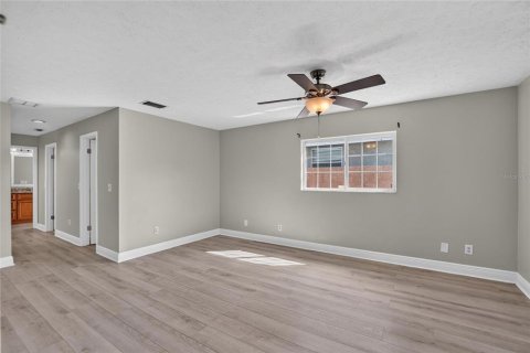 Villa ou maison à vendre à Tampa, Floride: 3 chambres, 270.44 m2 № 2422830 - photo 19