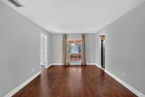 Villa ou maison à vendre à Tampa, Floride: 3 chambres, 270.44 m2 № 2422830 - photo 14