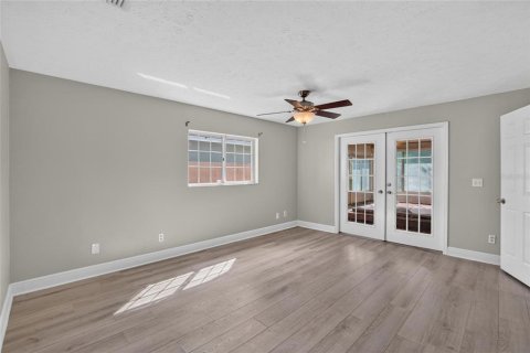 Villa ou maison à vendre à Tampa, Floride: 3 chambres, 270.44 m2 № 2422830 - photo 21