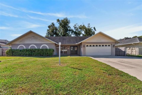 Villa ou maison à vendre à Tampa, Floride: 3 chambres, 270.44 m2 № 2422830 - photo 2