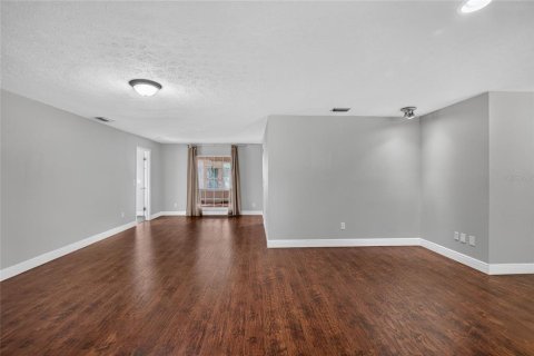 Villa ou maison à vendre à Tampa, Floride: 3 chambres, 270.44 m2 № 2422830 - photo 13