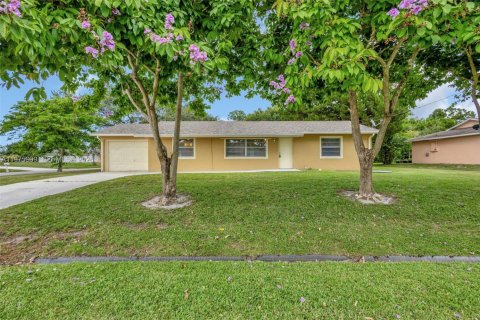 Villa ou maison à Port St. Lucie, Floride 3 chambres, 127.09 m2 № 2042412