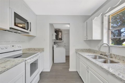 Villa ou maison à vendre à Port St. Lucie, Floride: 3 chambres, 127.09 m2 № 2042412 - photo 11