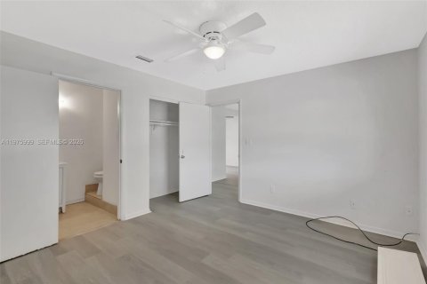 Villa ou maison à vendre à Port St. Lucie, Floride: 3 chambres, 127.09 m2 № 2042412 - photo 16