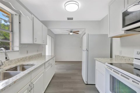 Villa ou maison à vendre à Port St. Lucie, Floride: 3 chambres, 127.09 m2 № 2042412 - photo 12