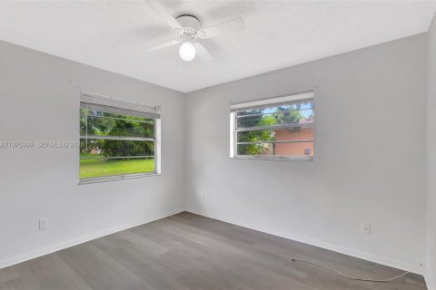 Villa ou maison à vendre à Port St. Lucie, Floride: 3 chambres, 127.09 m2 № 2042412 - photo 25