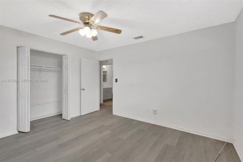 Villa ou maison à vendre à Port St. Lucie, Floride: 3 chambres, 127.09 m2 № 2042412 - photo 23