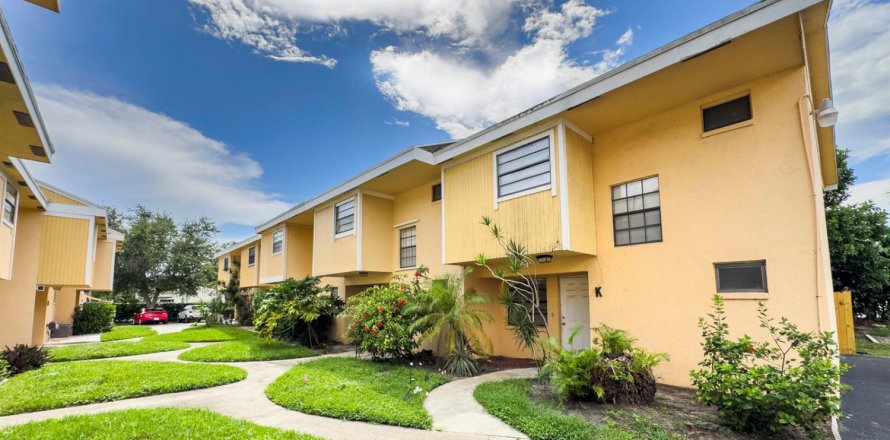 Touwnhouse à Palm Beach Gardens, Floride 3 chambres, 114.46 m2 № 2365356