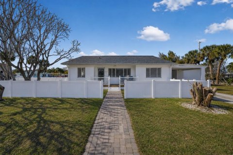 Villa ou maison à Saint Pete Beach, Floride 3 chambres, 159.05 m2 № 2100900