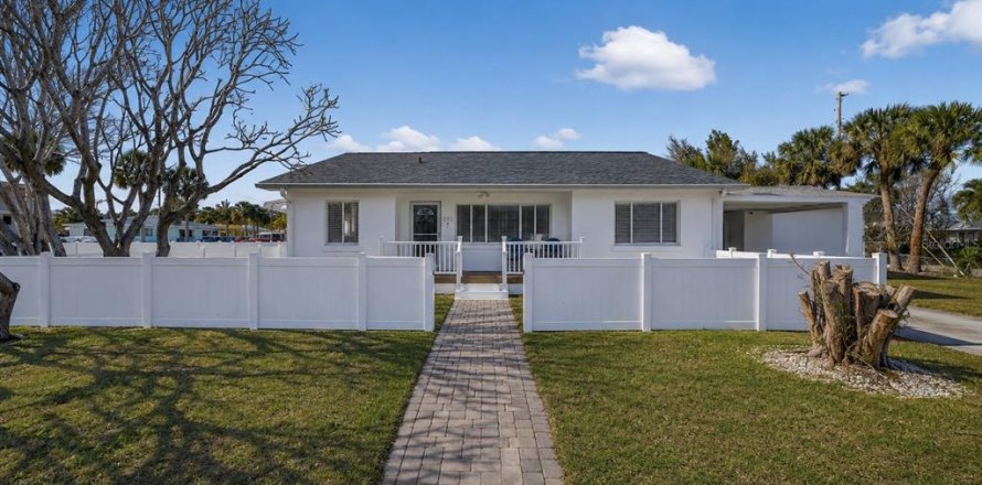 Villa ou maison à Saint Pete Beach, Floride 3 chambres, 159.05 m2 № 2100900