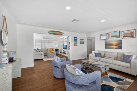 Villa ou maison à vendre à Saint Pete Beach, Floride: 3 chambres, 159.05 m2 № 2100900 - photo 6