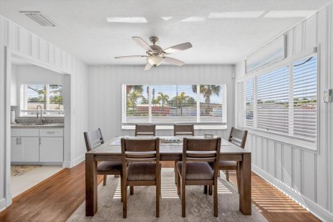 Villa ou maison à vendre à Saint Pete Beach, Floride: 3 chambres, 159.05 m2 № 2100900 - photo 10