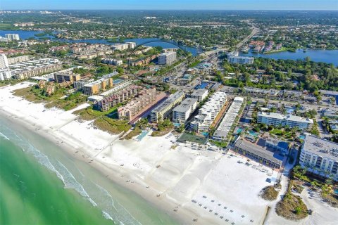 Снять в аренду кондоминиум в Сарасота, Флорида 6 комнат, 138.33м2, № 1137423 - фото 25