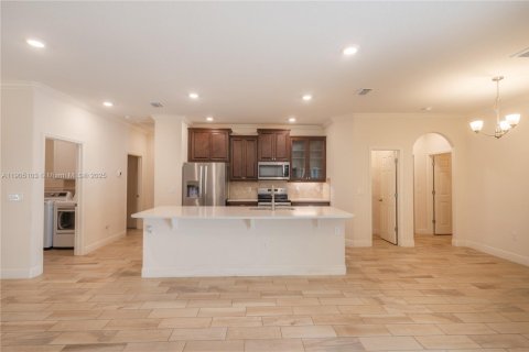 House in Vero Beach, Florida 4 bedrooms, 218.88 sq.m. № 2081934 - photo 11