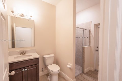 House in Vero Beach, Florida 4 bedrooms, 218.88 sq.m. № 2081934 - photo 18