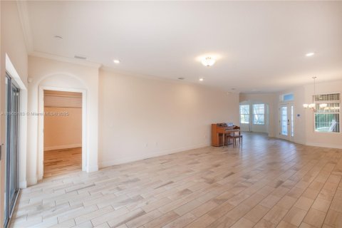 House in Vero Beach, Florida 4 bedrooms, 218.88 sq.m. № 2081934 - photo 10
