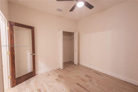 House in Vero Beach, Florida 4 bedrooms, 218.88 sq.m. № 2081934 - photo 17