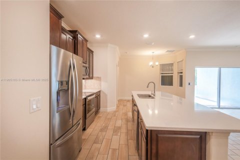 House in Vero Beach, Florida 4 bedrooms, 218.88 sq.m. № 2081934 - photo 12