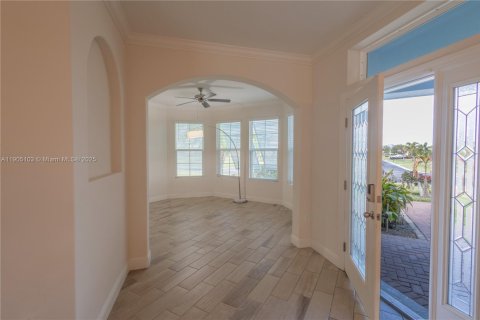 House in Vero Beach, Florida 4 bedrooms, 218.88 sq.m. № 2081934 - photo 7