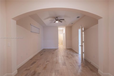 House in Vero Beach, Florida 4 bedrooms, 218.88 sq.m. № 2081934 - photo 21