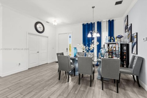 Villa ou maison à vendre à Port St. Lucie, Floride: 4 chambres, 183.57 m2 № 2039147 - photo 10