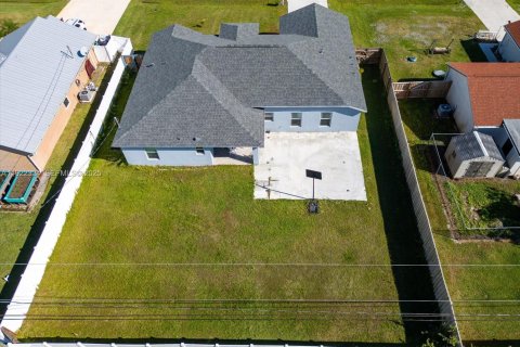 Villa ou maison à vendre à Port St. Lucie, Floride: 4 chambres, 183.57 m2 № 2039147 - photo 7