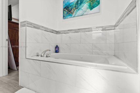 Villa ou maison à vendre à Port St. Lucie, Floride: 4 chambres, 183.57 m2 № 2039147 - photo 24