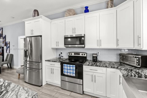 Villa ou maison à vendre à Port St. Lucie, Floride: 4 chambres, 183.57 m2 № 2039147 - photo 18