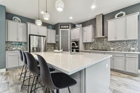 House in Apollo Beach, Florida 5 bedrooms, 397.44 sq.m. № 1434353 - photo 6