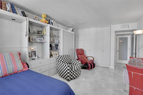 Condominio en venta en Hillsboro Beach, Florida, 2 dormitorios, 123.56 m2 № 2034612 - foto 28