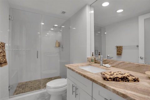 Condominio en venta en Hillsboro Beach, Florida, 2 dormitorios, 123.56 m2 № 2034612 - foto 26