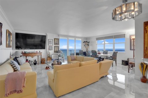Condominio en venta en Hillsboro Beach, Florida, 2 dormitorios, 123.56 m2 № 2034612 - foto 16