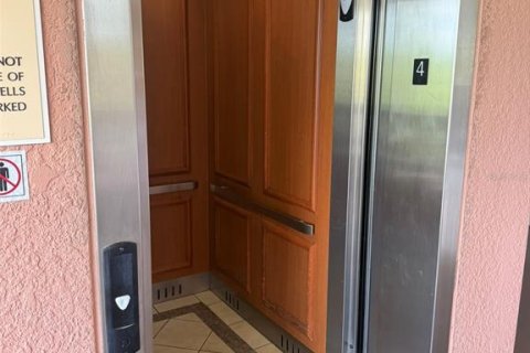 Купить кондоминиум в Фор-Корнерс, Флорида 6 комнат, 151.43м2, № 2166521 - фото 4