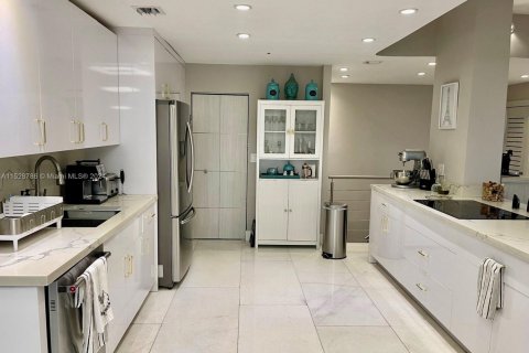 Copropriété à vendre à Aventura, Floride: 3 chambres, 265.24 m2 № 2038838 - photo 11