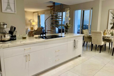 Copropriété à vendre à Aventura, Floride: 3 chambres, 265.24 m2 № 2038838 - photo 16