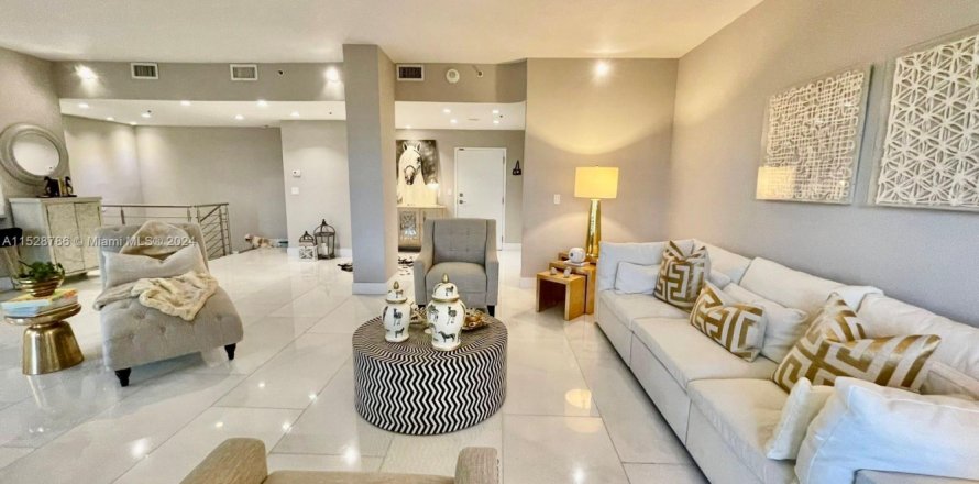 Condo à Aventura, Floride, 3 chambres  № 2038838