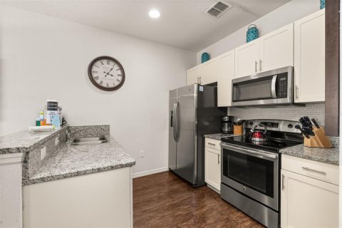 Townhouse in Kissimmee, Florida 3 bedrooms, 120.77 sq.m. № 1675275 - photo 13