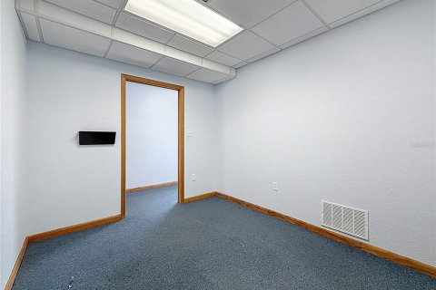 Propiedad comercial en alquiler en Largo, Florida, 298.49 m2 № 792118 - foto 22