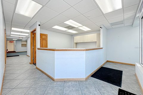 Propiedad comercial en alquiler en Largo, Florida, 298.49 m2 № 792118 - foto 15