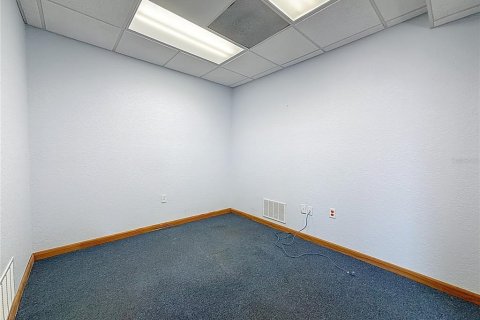 Propiedad comercial en alquiler en Largo, Florida, 298.49 m2 № 792118 - foto 21