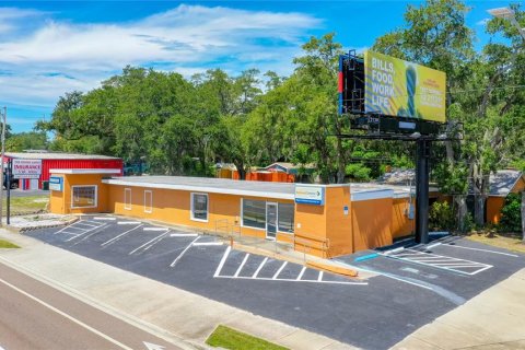 Propiedad comercial en alquiler en Largo, Florida, 298.49 m2 № 792118 - foto 3
