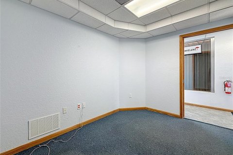 Propiedad comercial en alquiler en Largo, Florida, 298.49 m2 № 792118 - foto 20