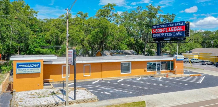 Propiedad comercial en Largo, Florida 298.49 m2 № 792118
