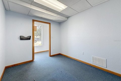 Propiedad comercial en alquiler en Largo, Florida, 298.49 m2 № 792118 - foto 24