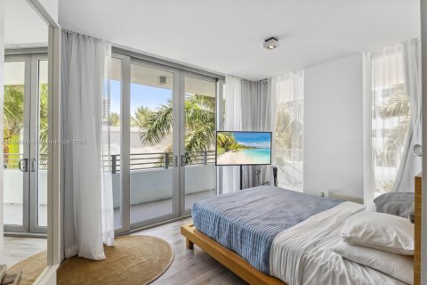 Condo in Miami Beach, Florida, 1 bedroom  № 1970702 - photo 9